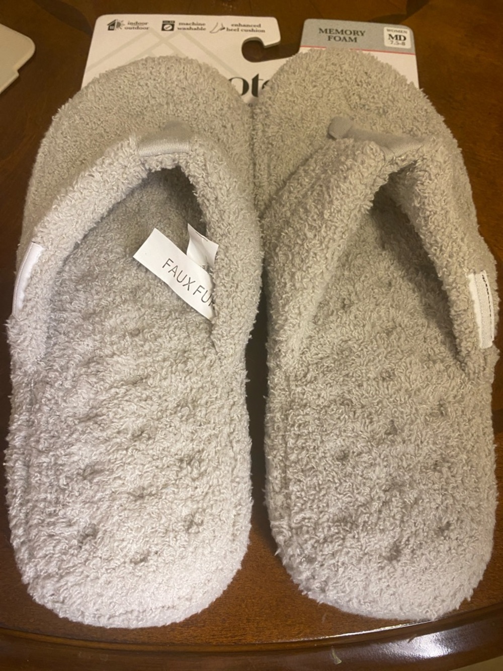 isotoner Light Gray Plush Memory Foam Flip Slippers